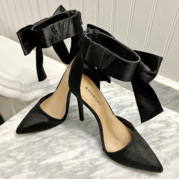 JustFab Shoes - Brand NEW Black Heels with Bow Accent